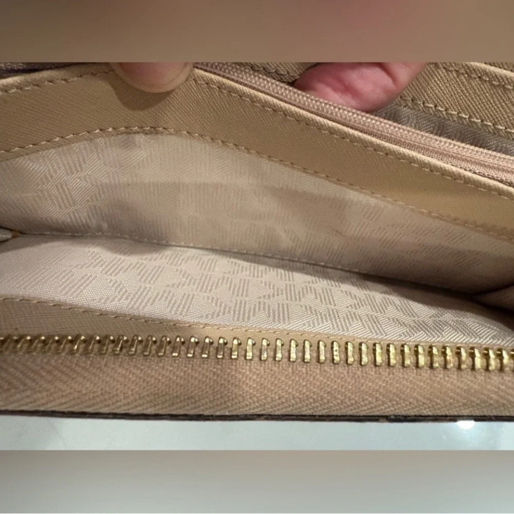 Michael Kors Jet Set Tan Wristlet Wallet